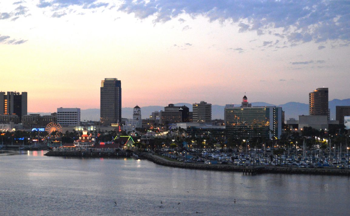 Downtown,_Long_Beach_from_Queen_Mary_(Dusk)